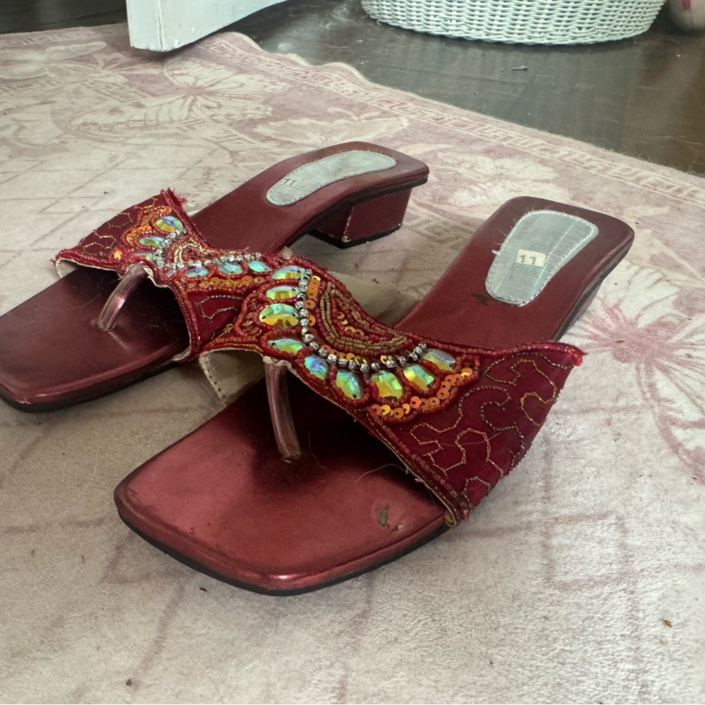 VINTAGE Red Beaded Toe-Loop Mules